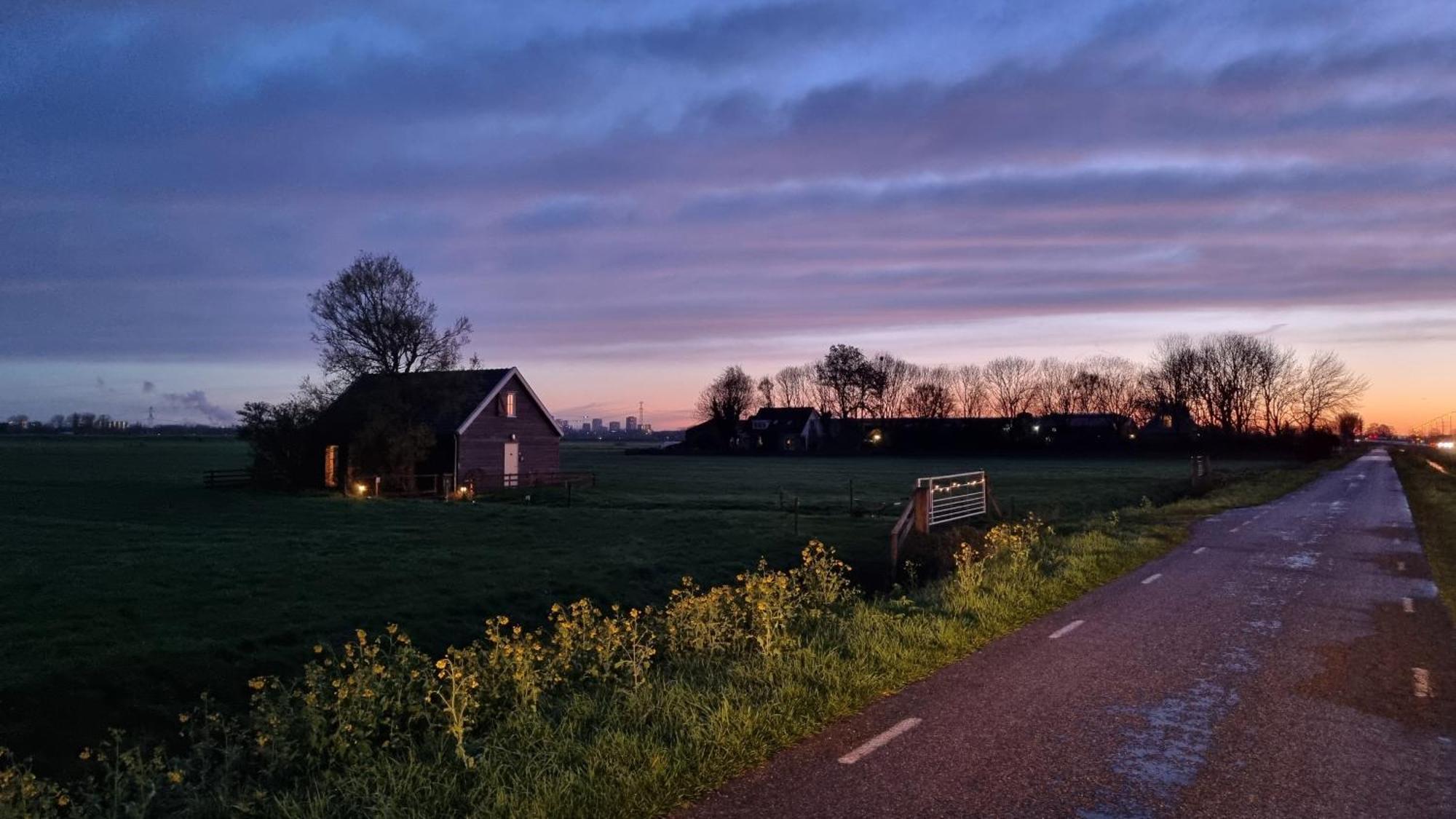 City Farmers Lodge, A Guesthouse With A Skyline View In Rural Amsterdam Exterior photo