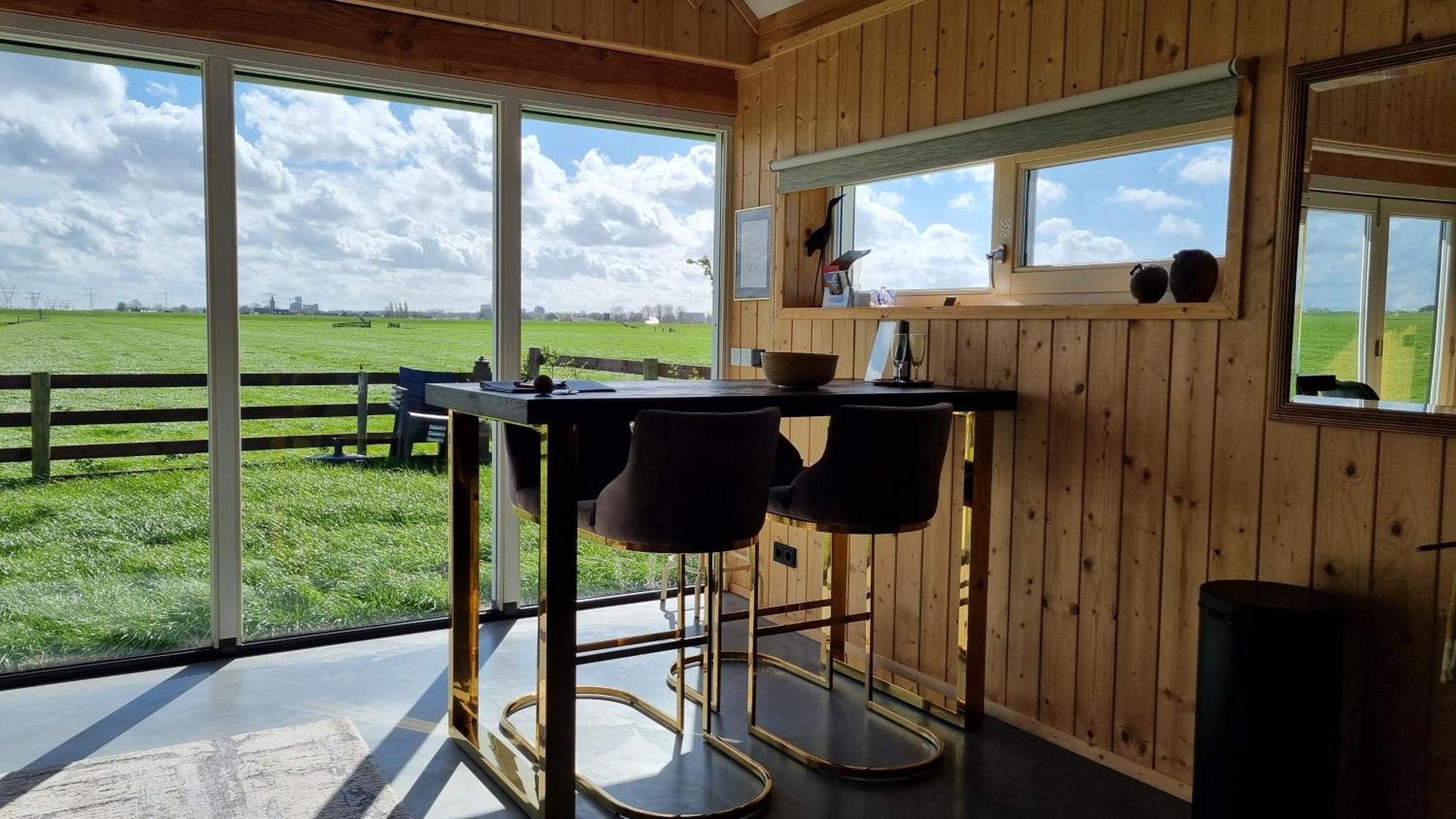 City Farmers Lodge, A Guesthouse With A Skyline View In Rural Amsterdam Exterior photo